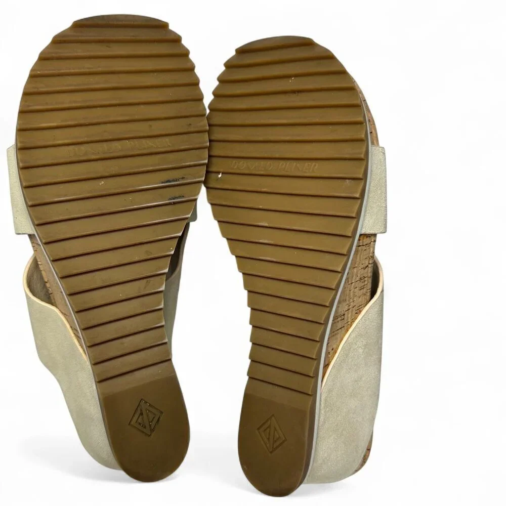 DONALD PLINER Women's Sisu Wedge Suede Sandal, Beige, US 7.5, NWOB